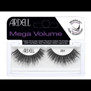 4 pairs of Ardell Mega Volume Lashes